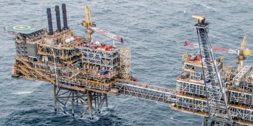 image of offshore oil & gas platform